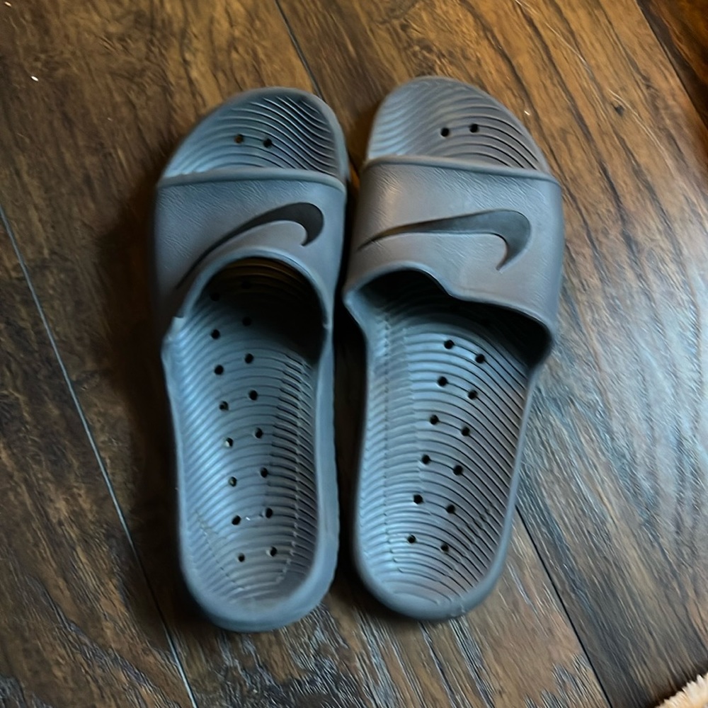 grey nike slides